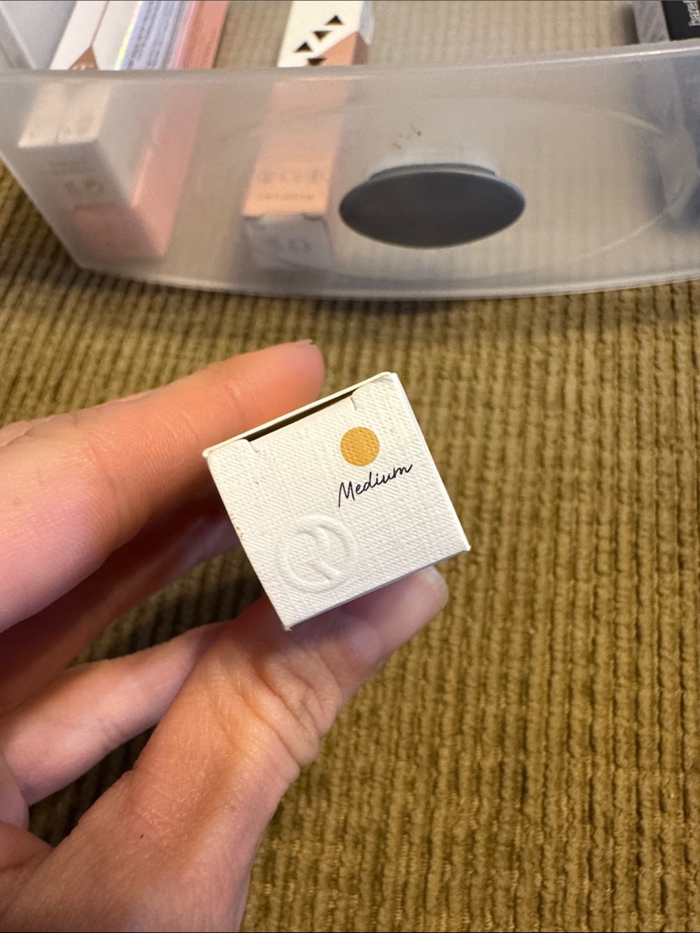 *NEW* Rare Beauty Concealer - Picture 8 of 9